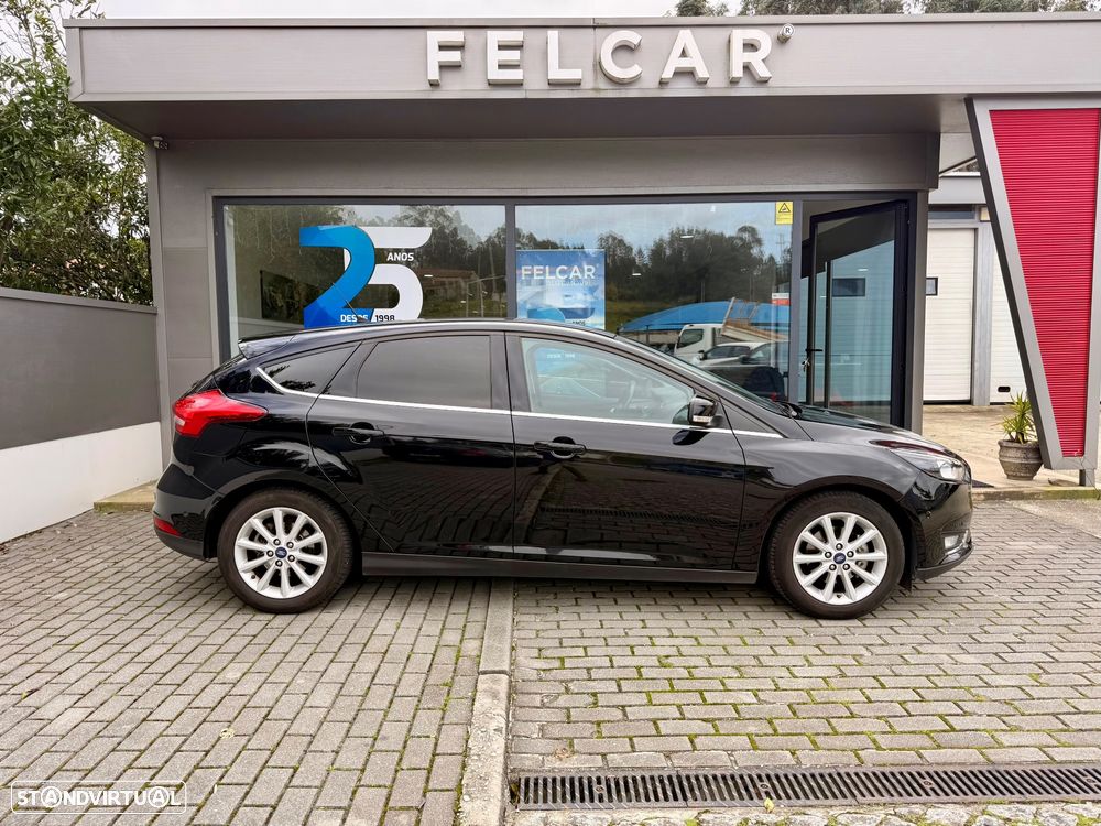 Ford Focus 1.0 EcoBoost S&S TITANIUM - 4
