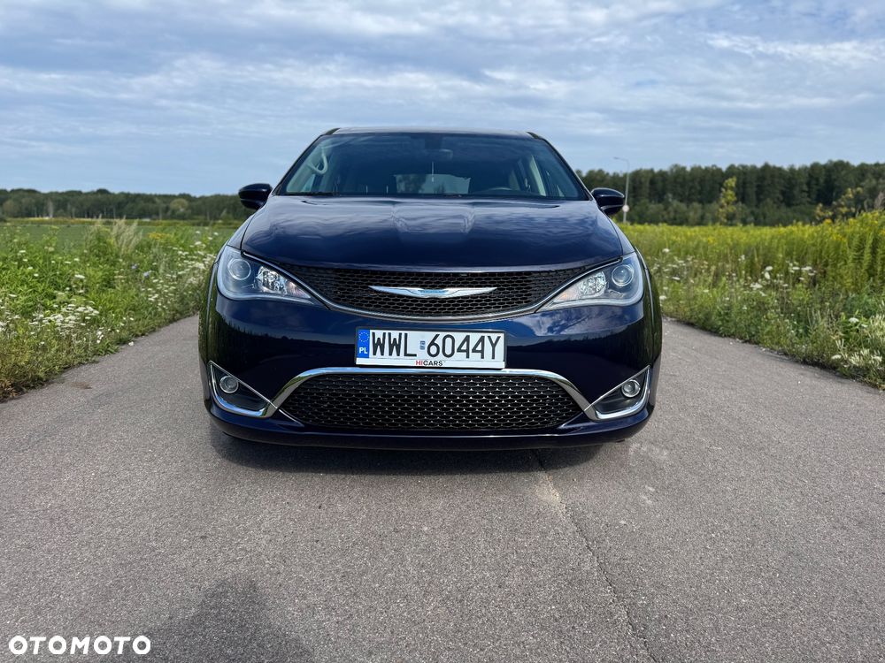 Chrysler Pacifica - 8