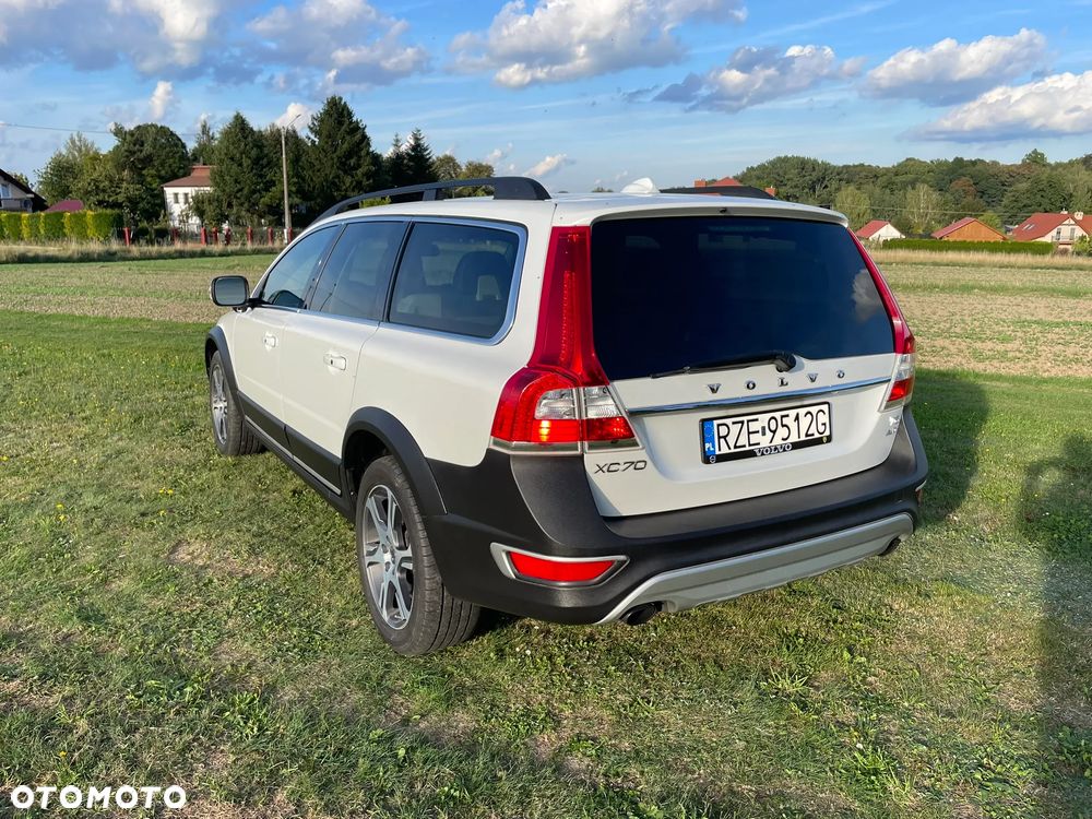 Volvo XC 70 T6 AWD Momentum - 3