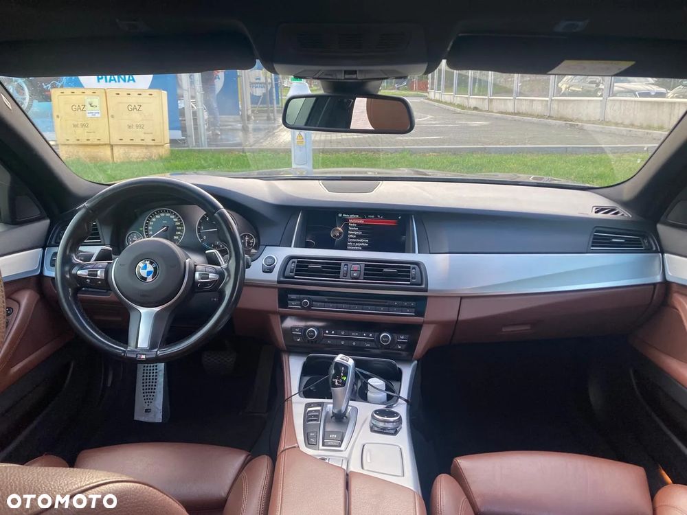 BMW Seria 5 530d xDrive Touring Sport-Aut - 10