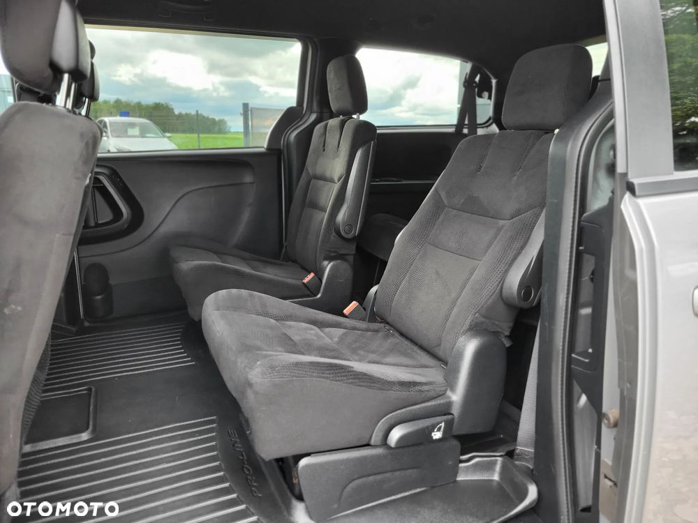 Dodge Grand Caravan - 20