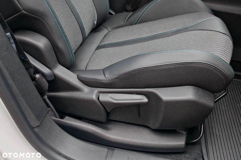 Peugeot 3008 1.2 PureTech mHEV Allure Pack S&S e-DCS6 - 22