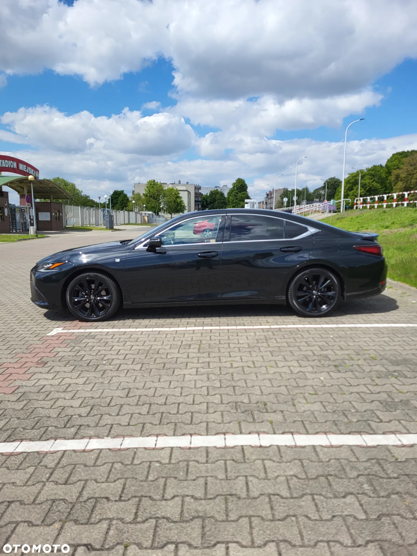 Lexus ES 300h F Sport - 20
