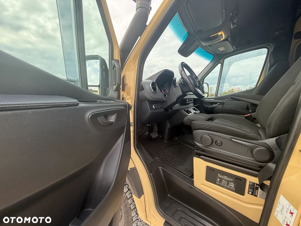 Mercedes-Benz Sprinter - 15