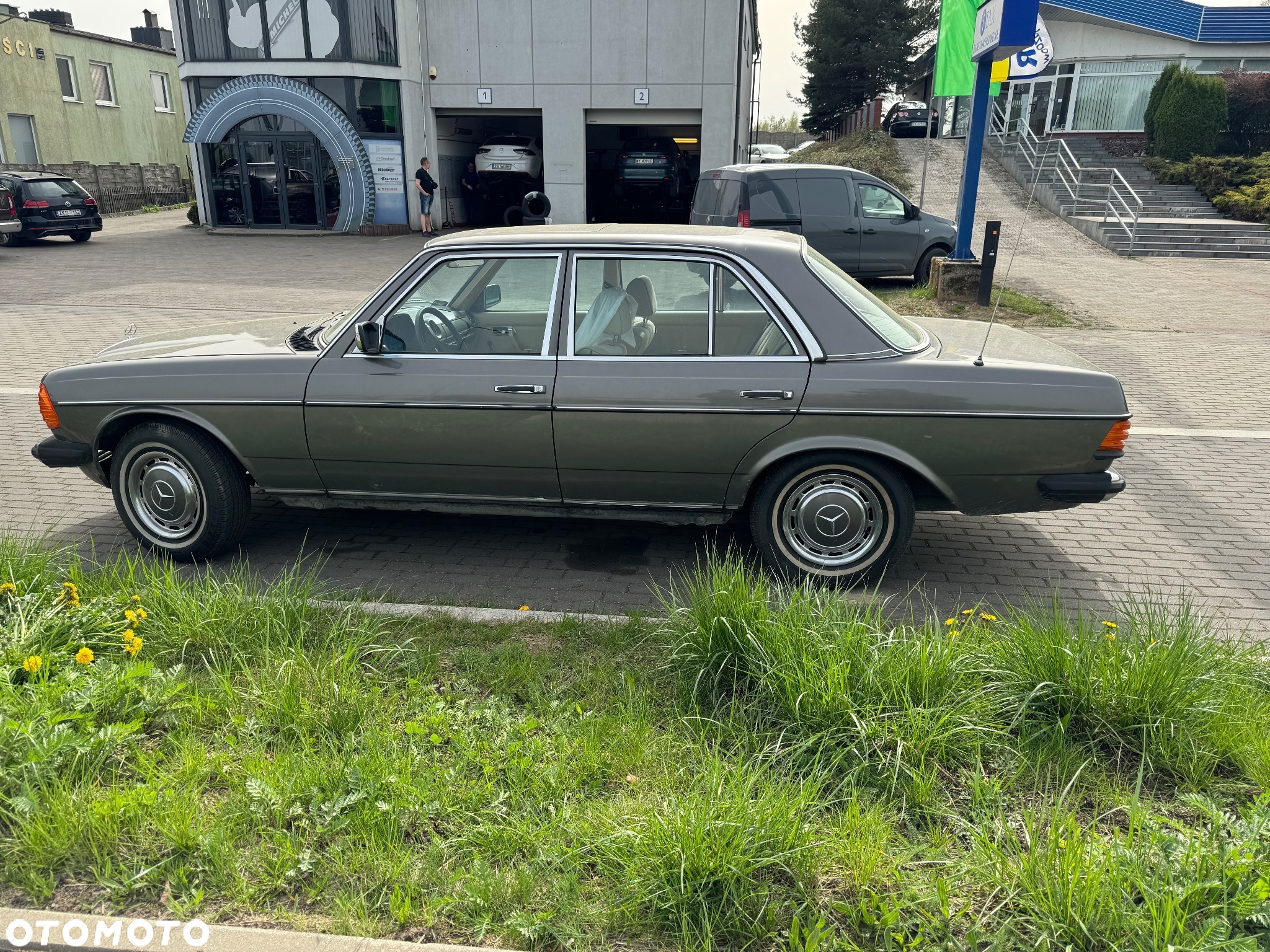 Mercedes-Benz W123 - 4