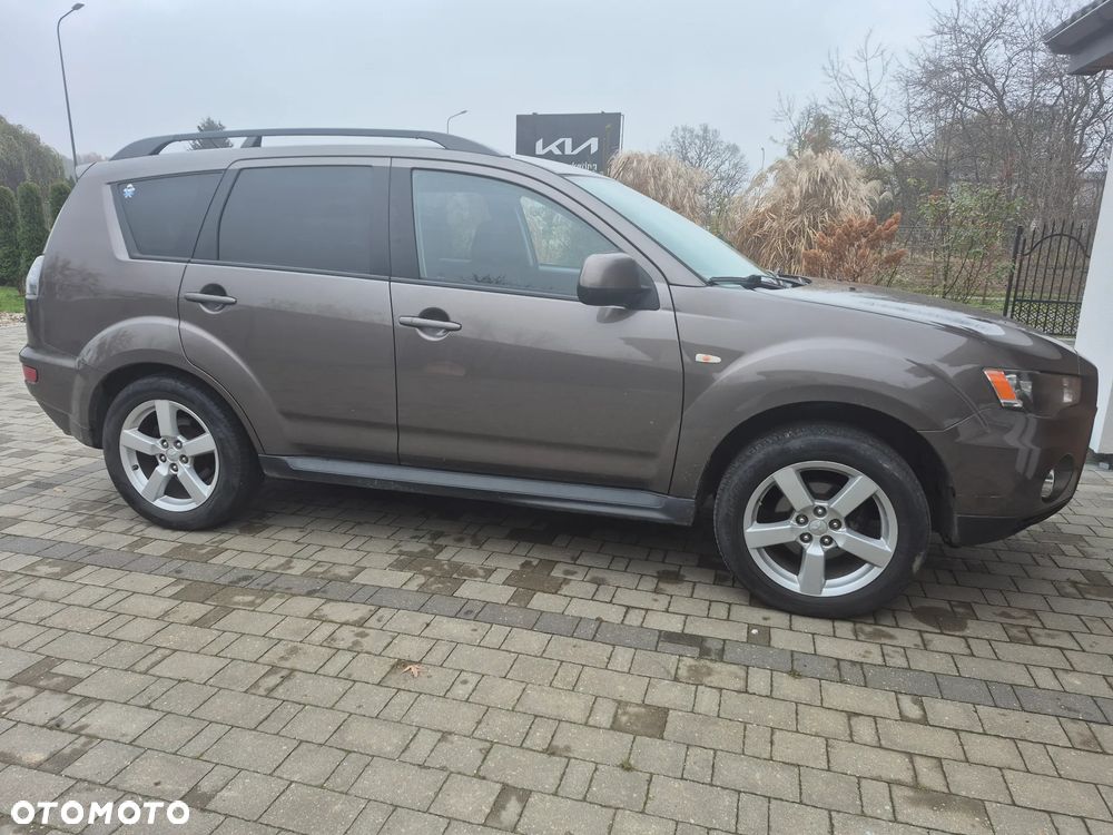 Mitsubishi Outlander 2.4 Intense + CVT - 1