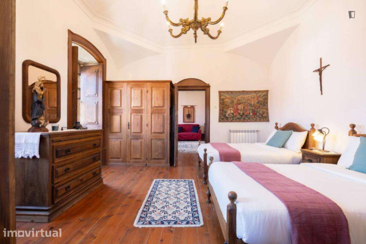 Casa com 5 quartos - localizado em Vila real - Grande imagem: 5/49