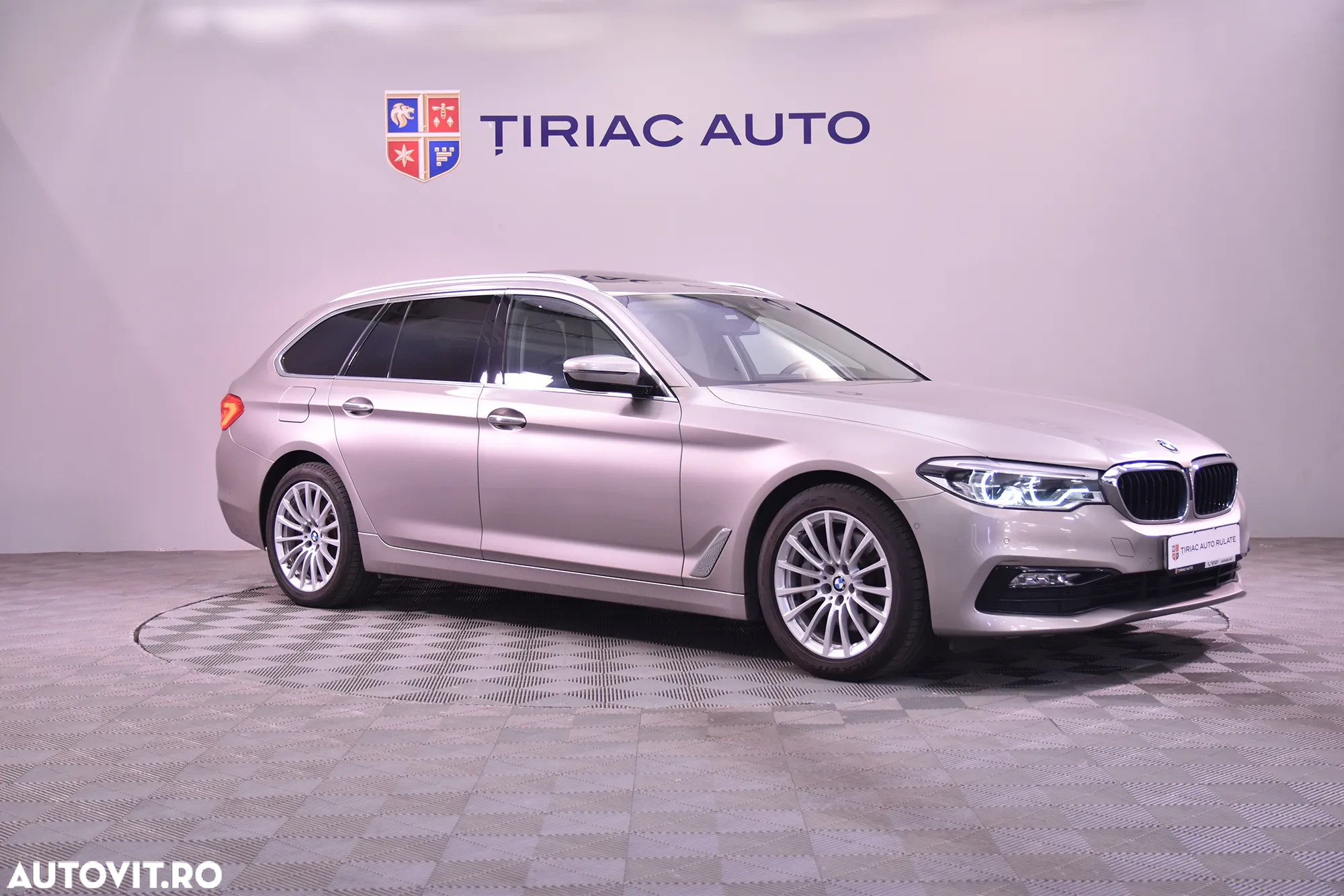 BMW Seria 5 525d Touring Aut. Sport Line - 7