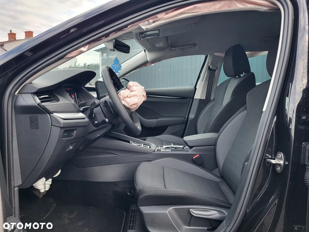 Skoda Octavia 1.5 TSI mHEV DSG Selection - 10