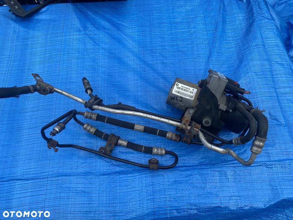 JEEP GRAND CHEROKEE WK2 3.0 CRD POMPA WSPOMAGANIA P05154662AB - 1