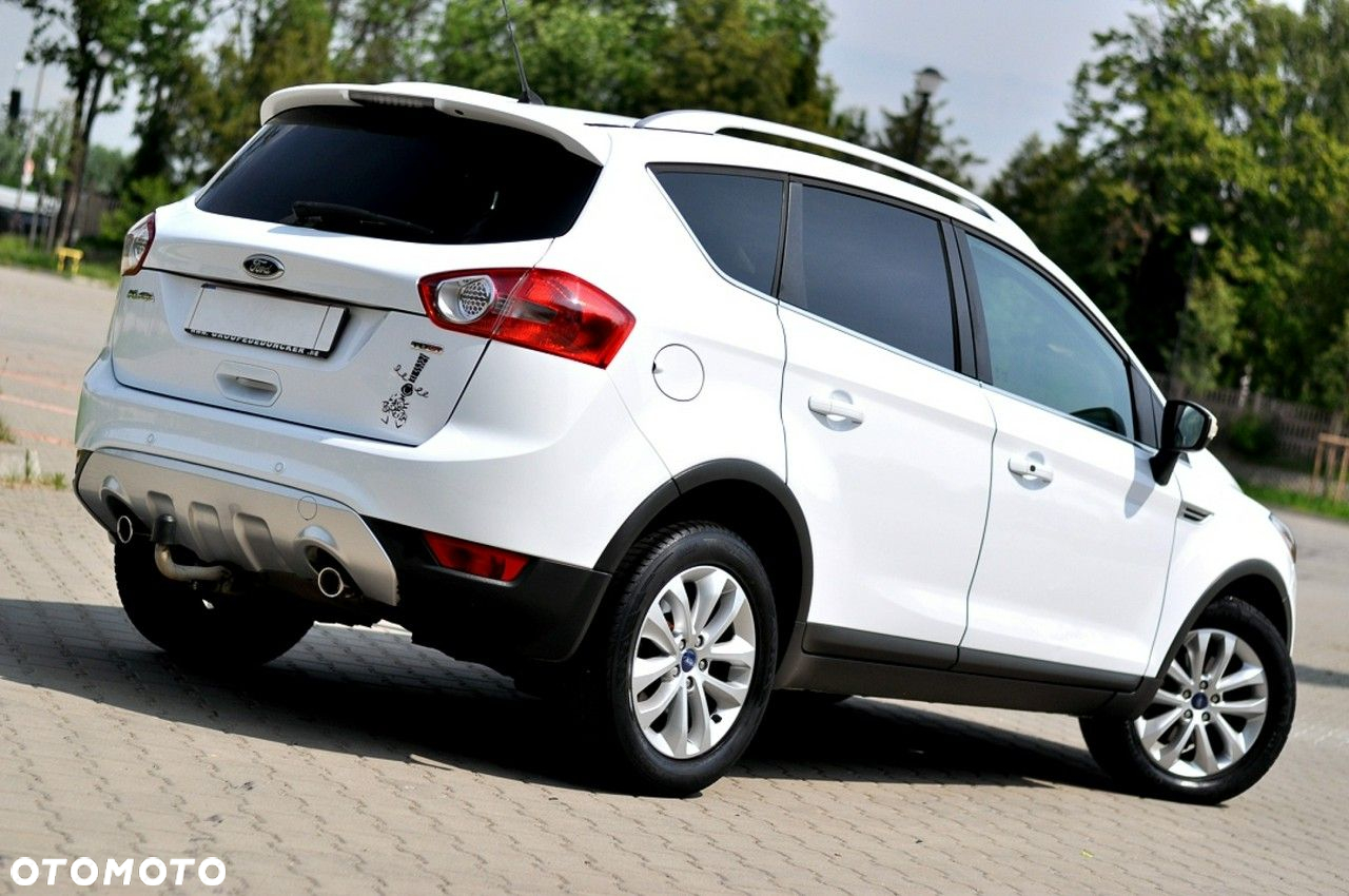Ford Kuga 2.0 TDCi 2x4 Titanium - 4
