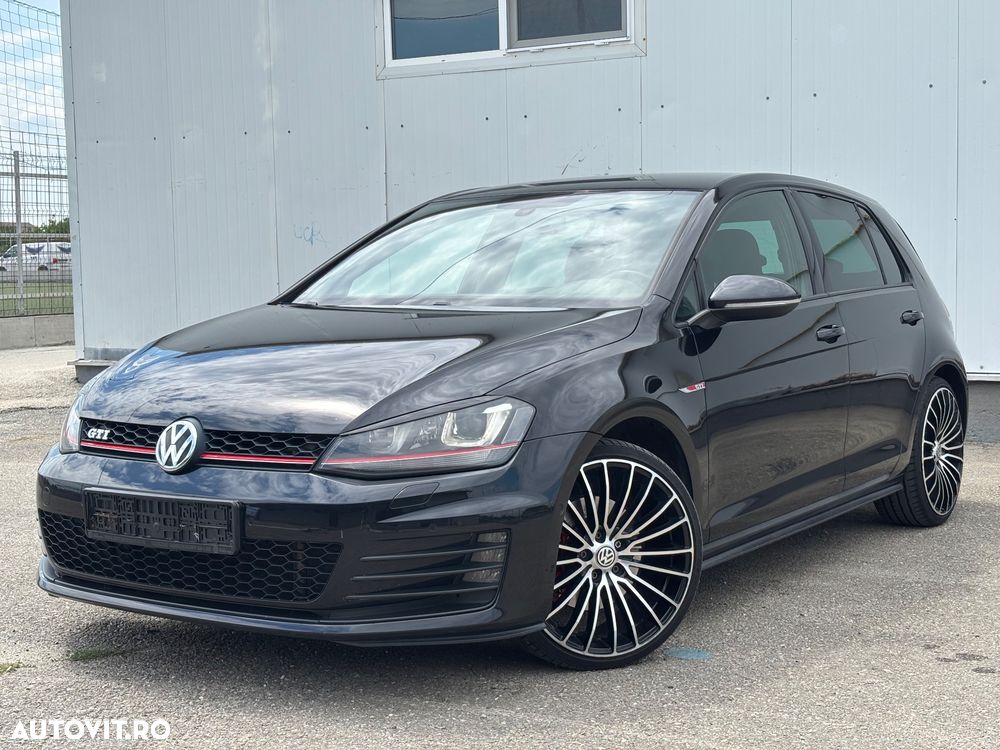 Volkswagen Golf - 2