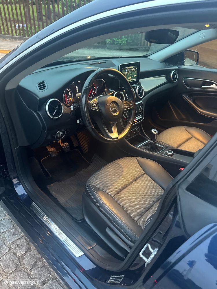 Mercedes-Benz CLA 180 d Shooting Brake - 12