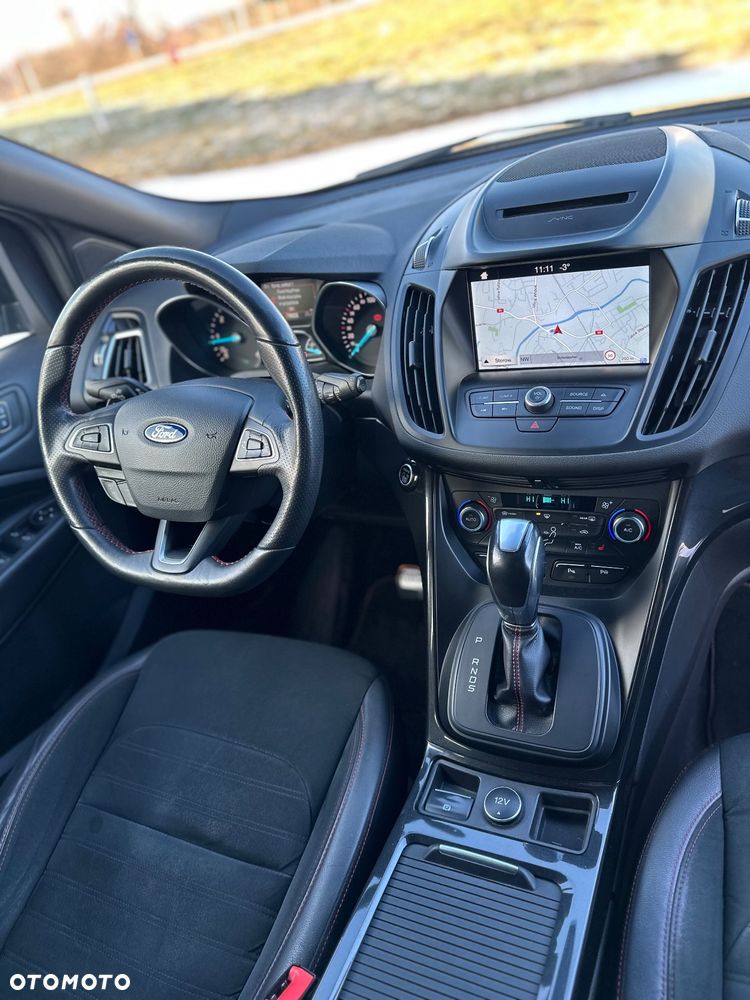 Ford Kuga 2.0 TDCi 4x4 ST-Line - 34