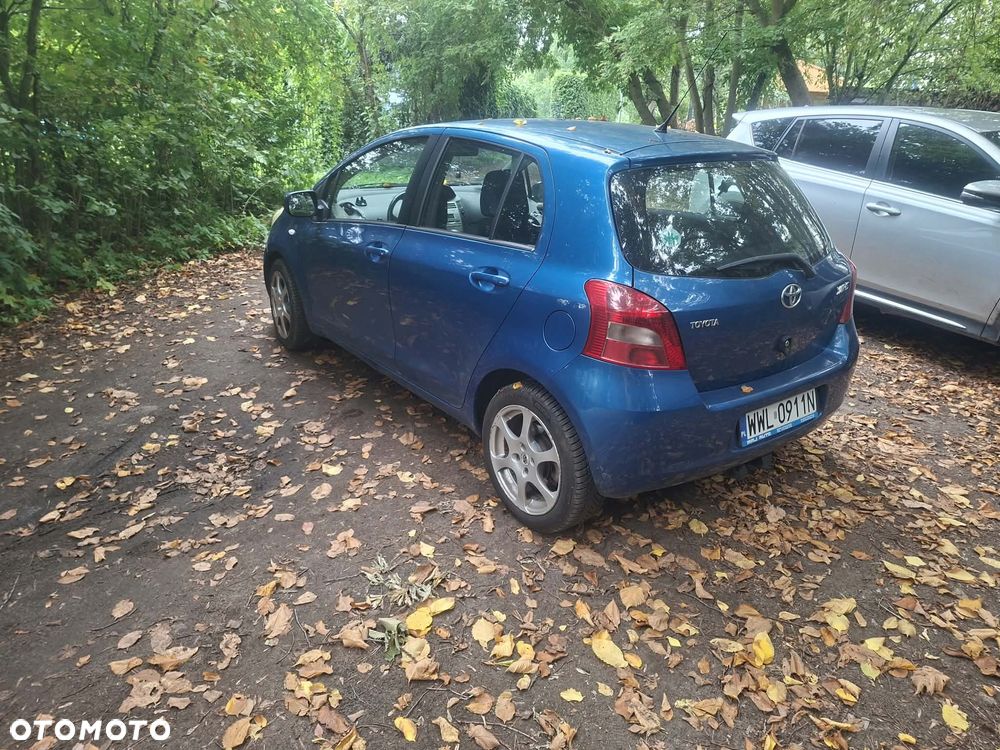 Toyota Yaris - 4