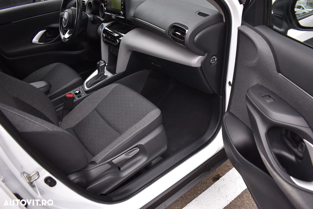 Toyota Yaris 1.5 VVT-i HSD Exclusive Style - 19