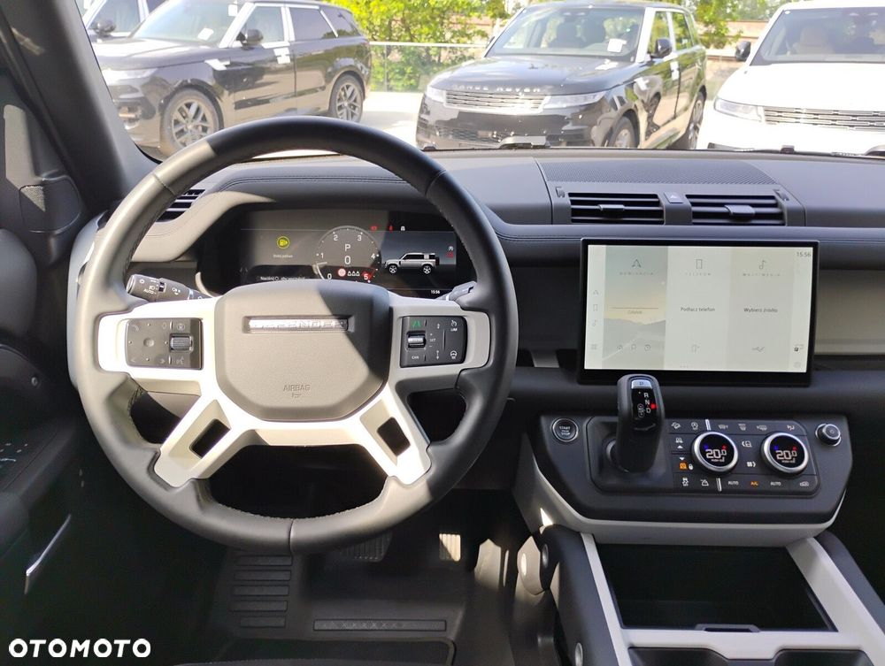 Land Rover Defender - 12