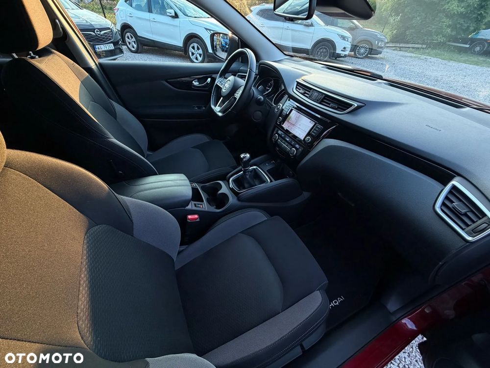 Nissan Qashqai 1.3 DIG-T N-Connecta EU6d - 25