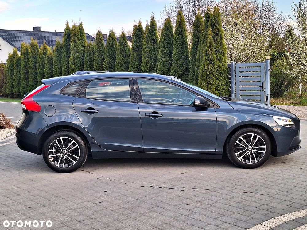 Volvo V40 D2 Momentum - 4