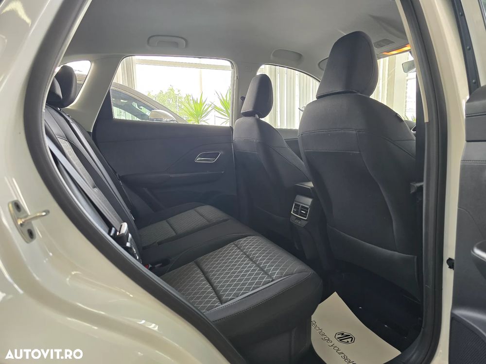 MG ZS HEV 1.5 GSI AT Excite - 13