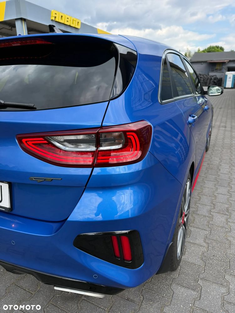 Kia Ceed - 33