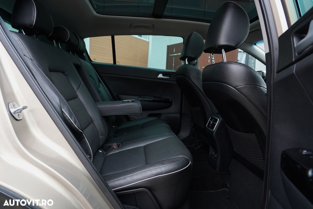Kia Sportage 2,0 CRDI AWD Aut. Platinum - 12