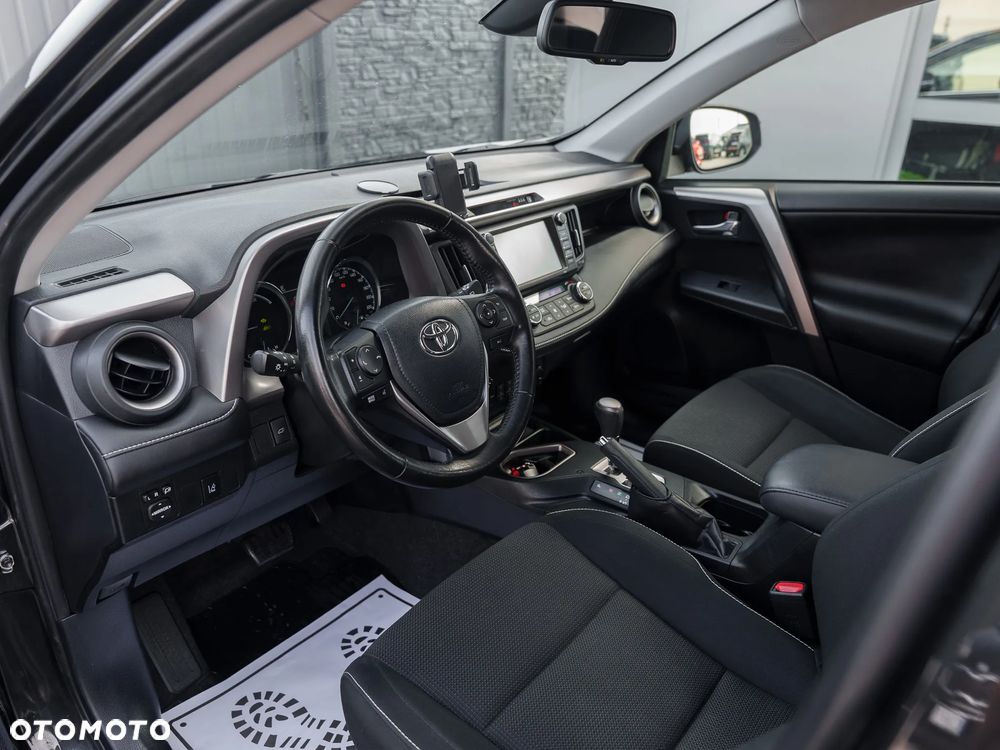 Toyota RAV4 Hybrid Platinum 4x2 - 17