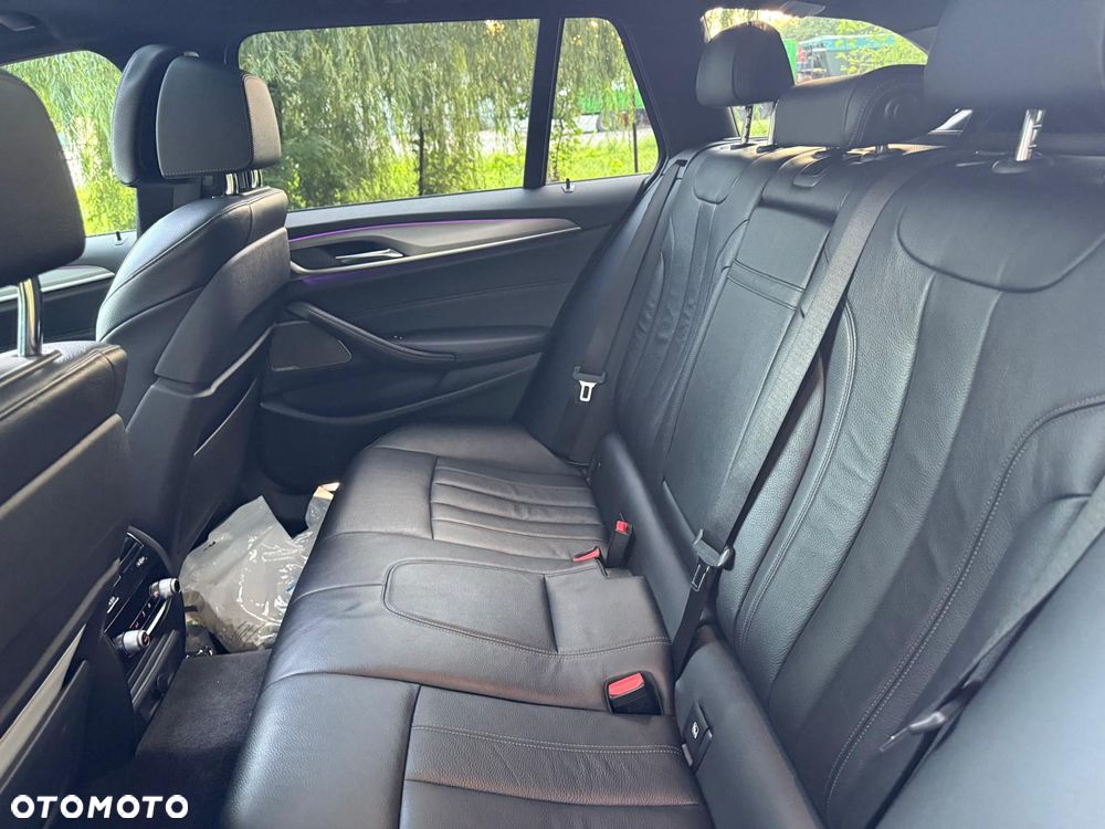 BMW Seria 5 520d xDrive - 7