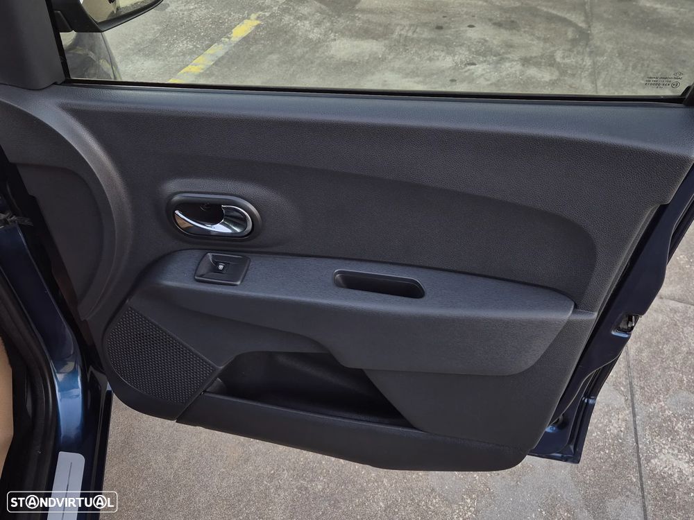 Dacia Lodgy 1.5 dCi SL 10 Anos 7L - 31