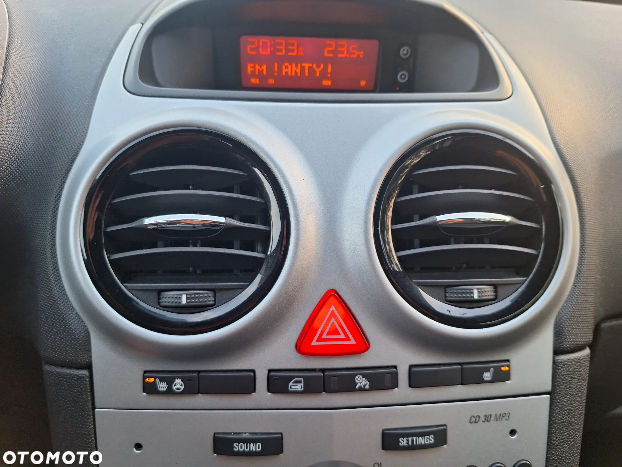 Opel Corsa 1.4 16V Edition 150 - 17