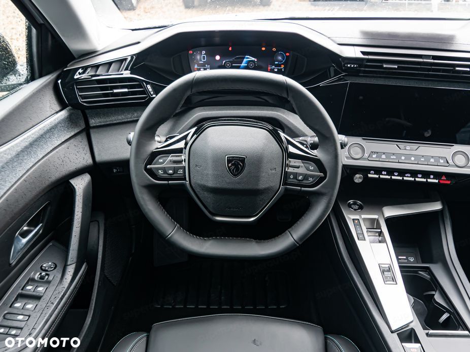 Peugeot 408 - 10