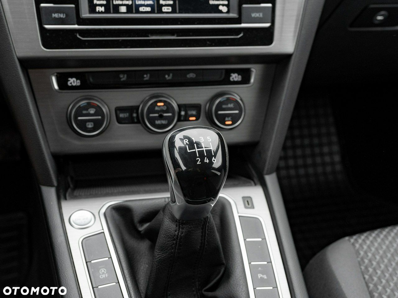 Volkswagen Passat 1.5 TSI EVO Essence - 18