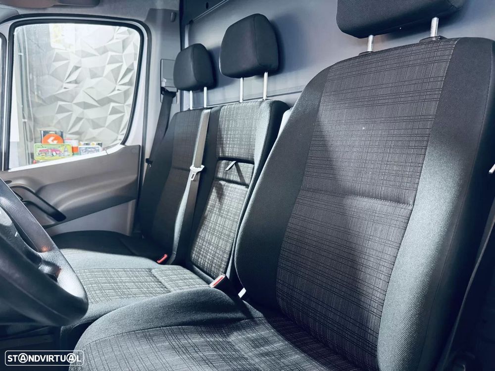 Mercedes-Benz sprinter - 32
