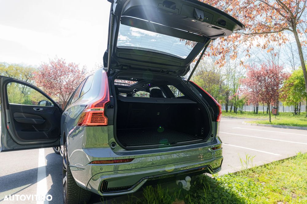 Volvo XC 60 B5 MHEV AT AWD Ultimate Dark - 26