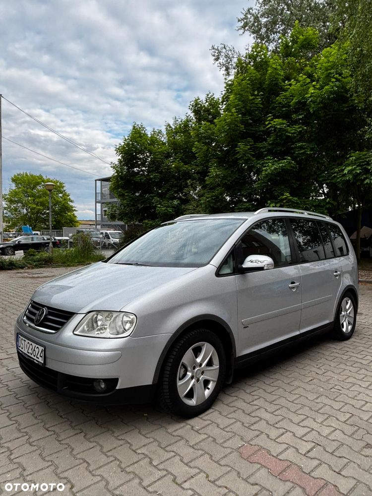 Volkswagen Touran 2.0 TDI Highline - 20