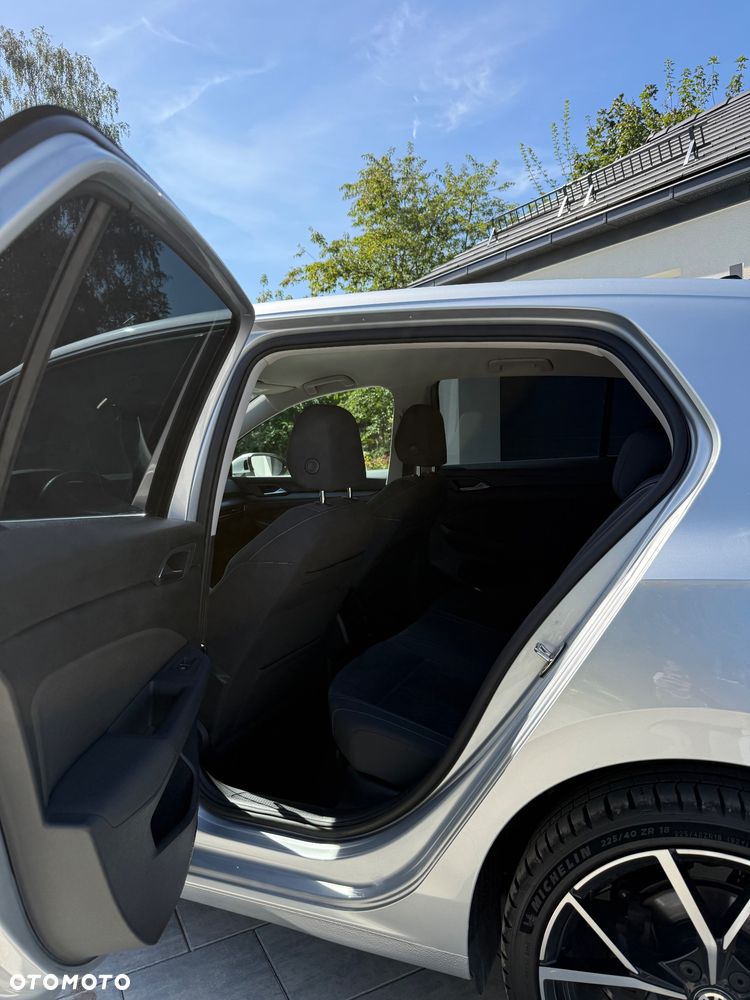 Volkswagen Golf 1.5 eTSI EVO Style DSG - 16