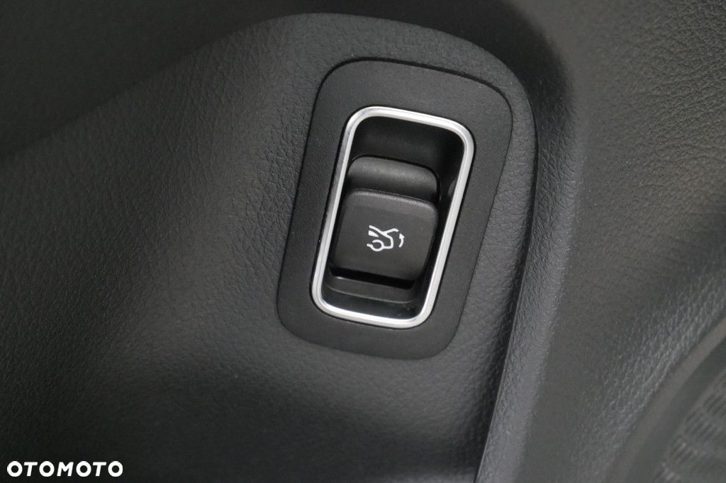 Mercedes-Benz CLA - 17