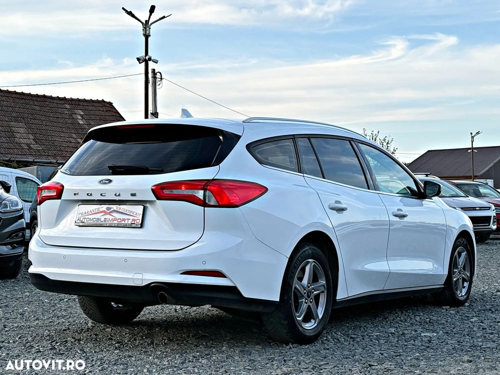 Ford Focus 1.5 EcoBlue Start-Stopp-System COOL&CONNECT DESIGN - 28