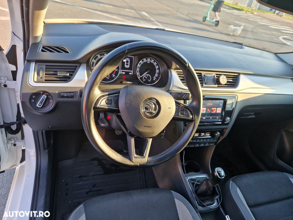 Skoda RAPID - 12