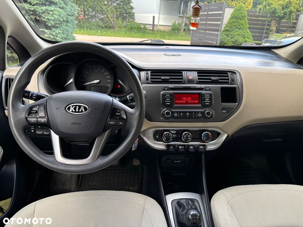Kia Rio - 4