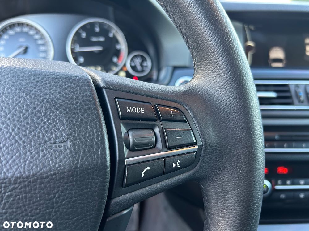 BMW Seria 5 520d Luxury Line - 16