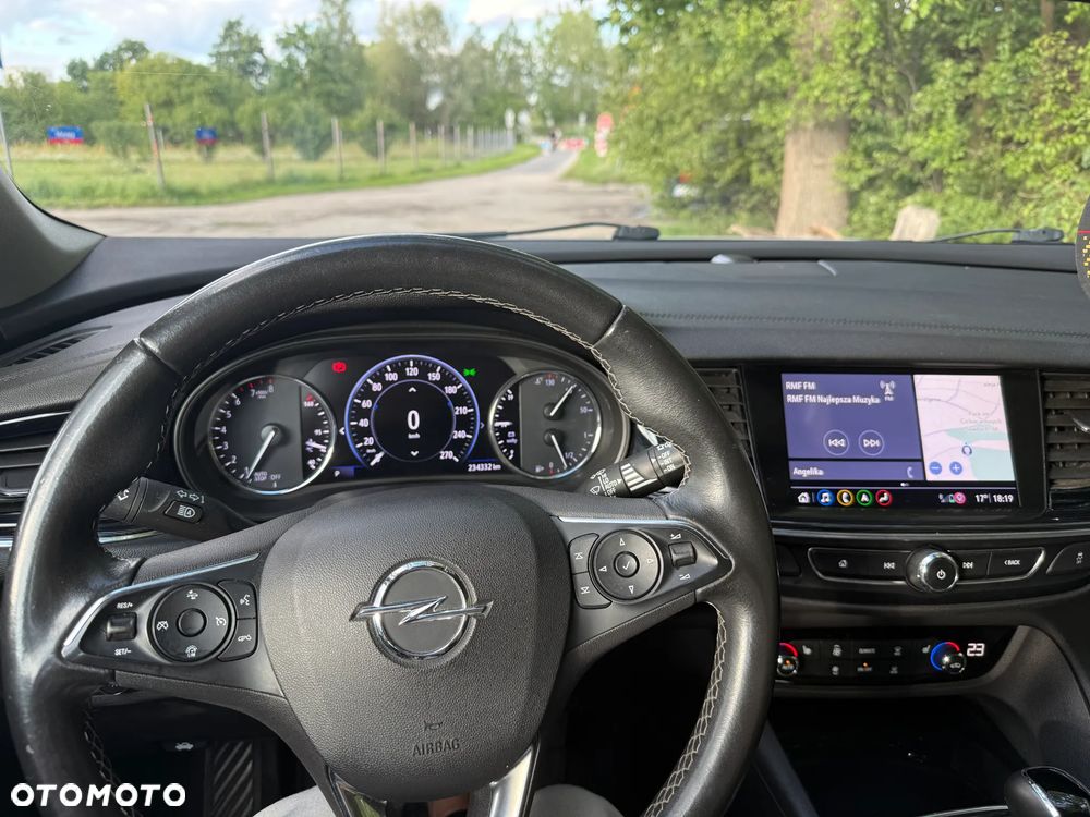 Opel Insignia 1.6 T Innovation S&S - 10