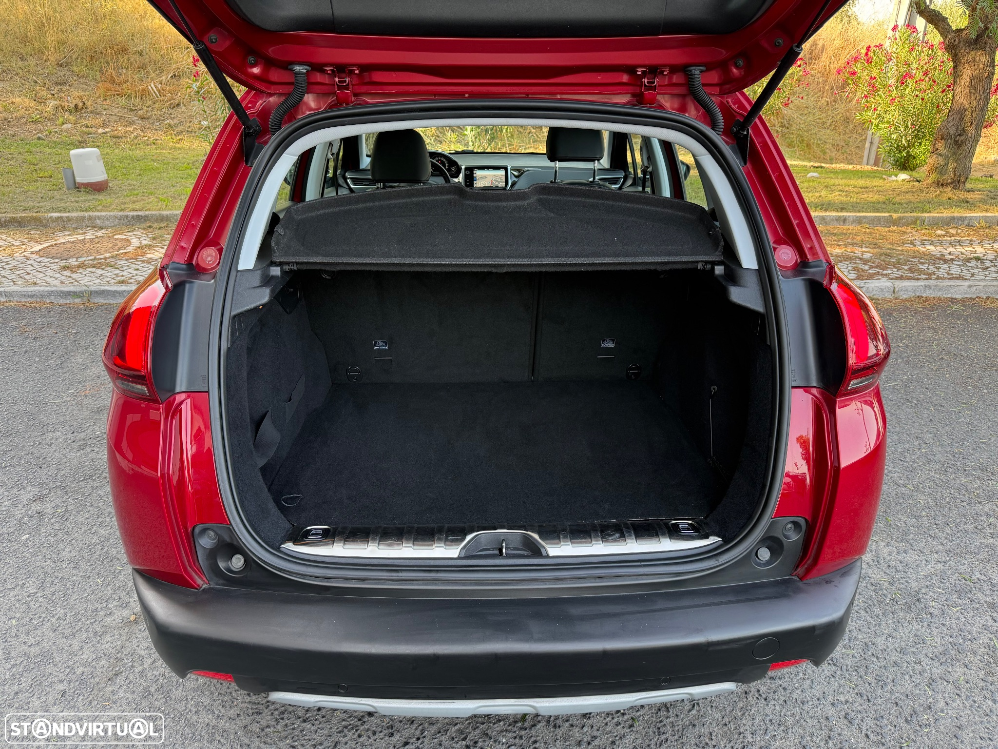 Peugeot 2008 1.6 BlueHDi Allure - 34