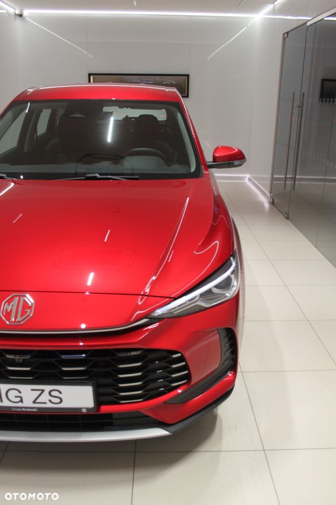 MG ZS - 13
