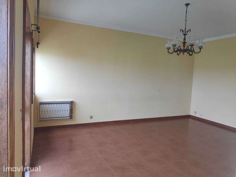 Apartamento T3 para arrendar - Centro de Pardilhó (Estarreja) - Grande imagem: 2/12
