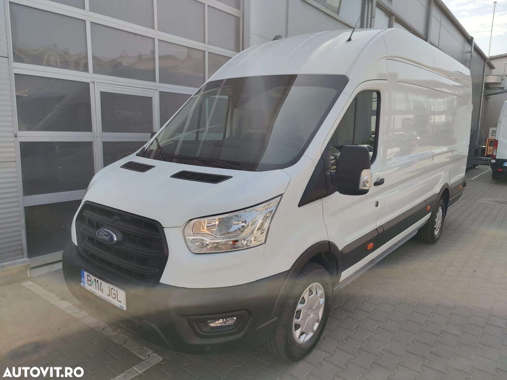 Ford Transit 350 2.0 EcoBlue 130 CP L4 DCIV RWD Trend - 2