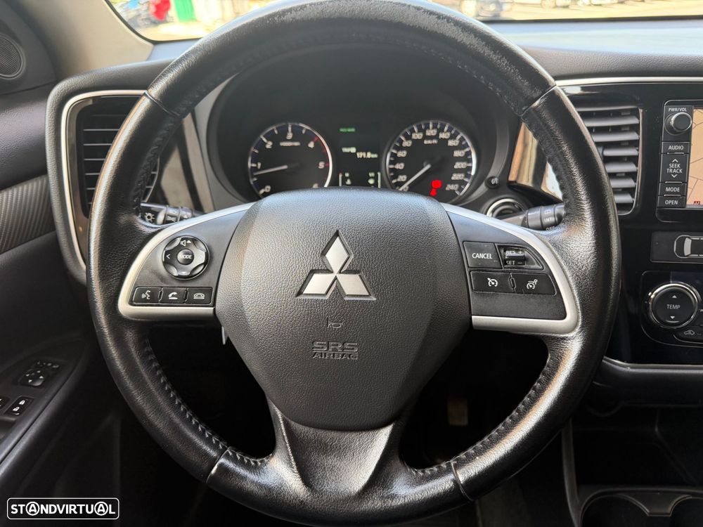 Mitsubishi Outlander 2.2 DI-D Intense - 11