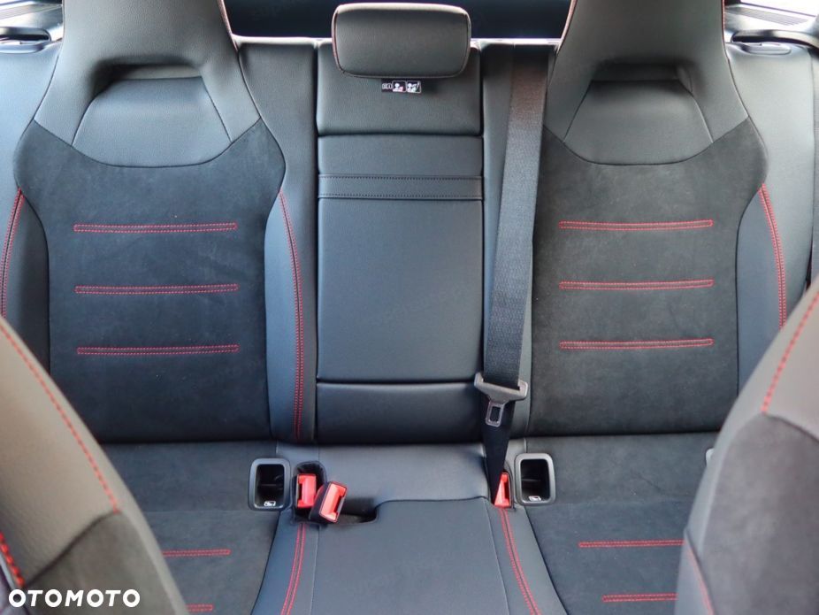 Mercedes-Benz CLA - 9