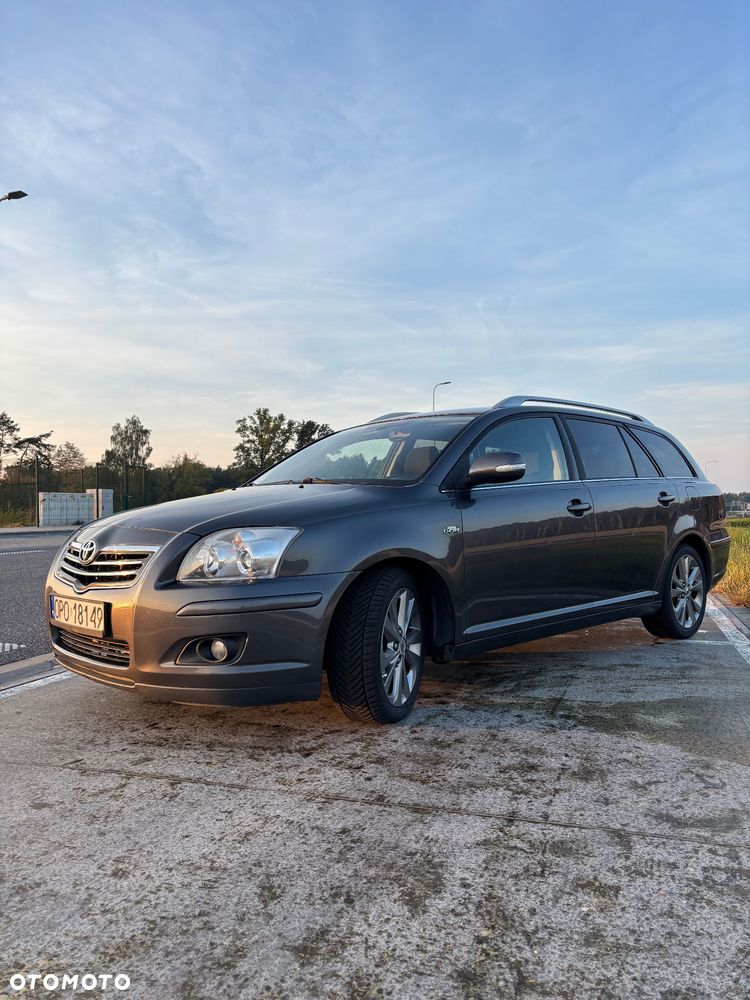Toyota Avensis 2.2 D-4D Sol Plus - 2