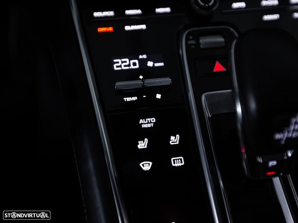 Porsche Panamera Turbo - 30